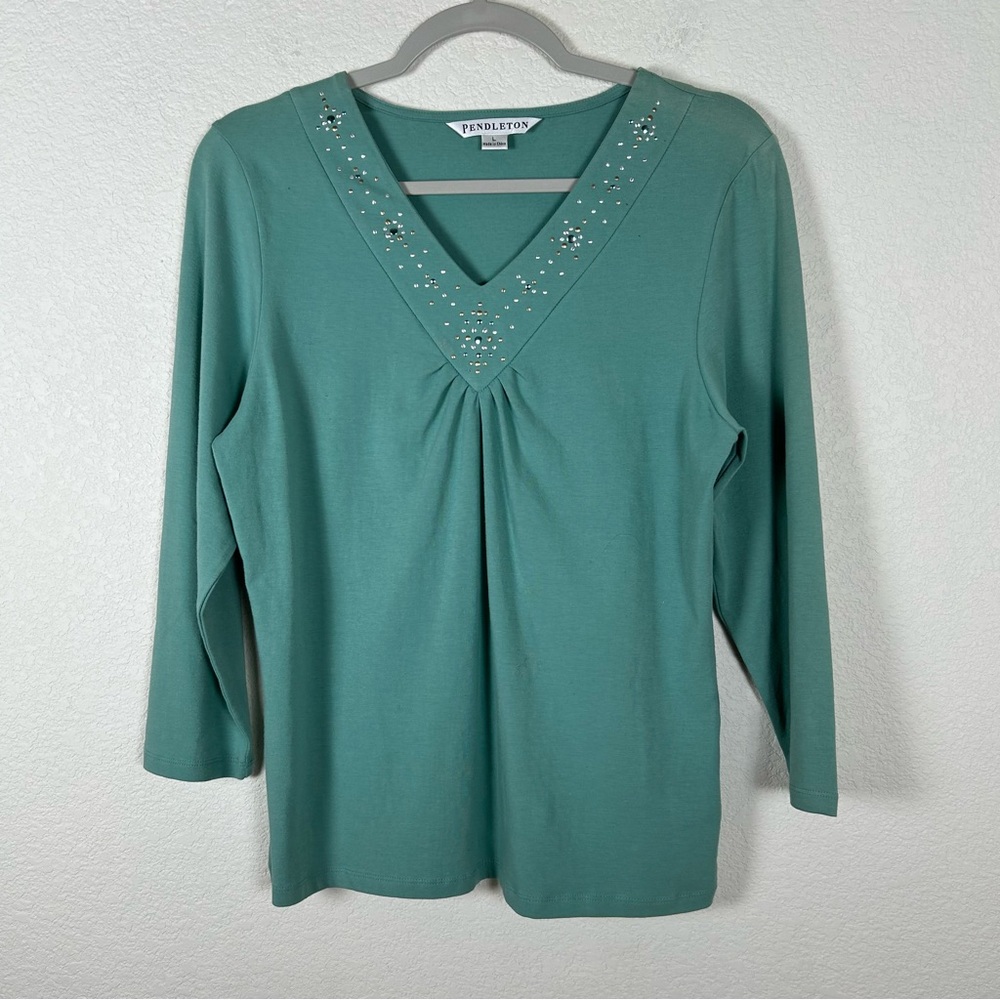 Pendleton Women’s Sz L western, studs, v-neck casual Long sleeved-shirt